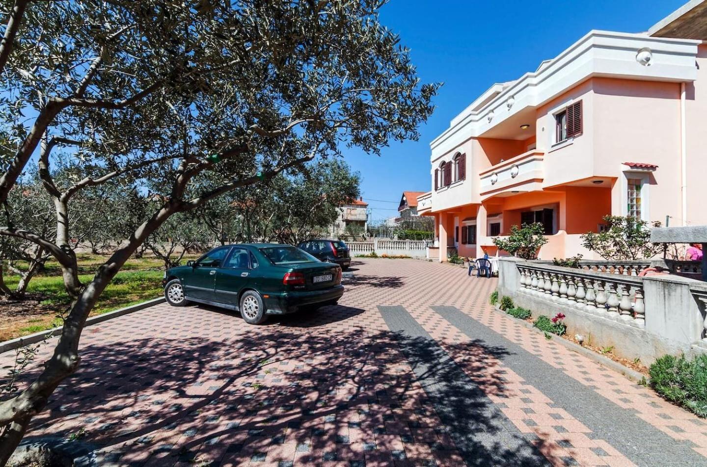 Apartments Brane - Free Parking Zadar Buitenkant foto